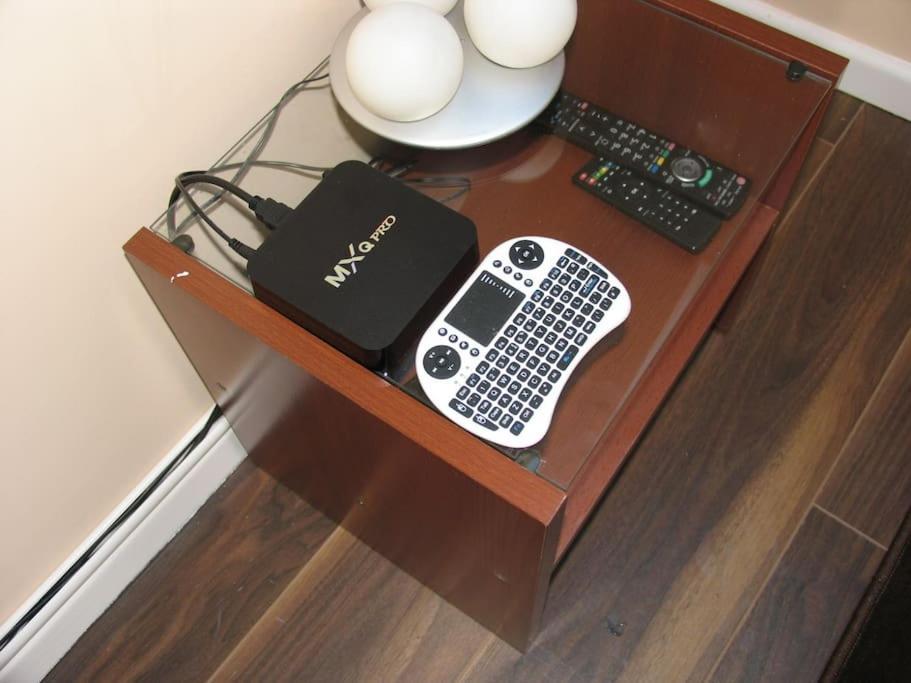 Modern Cosy Private Studio, Wifi, Ip-Tv, Must See Ромфорд Экстерьер фото